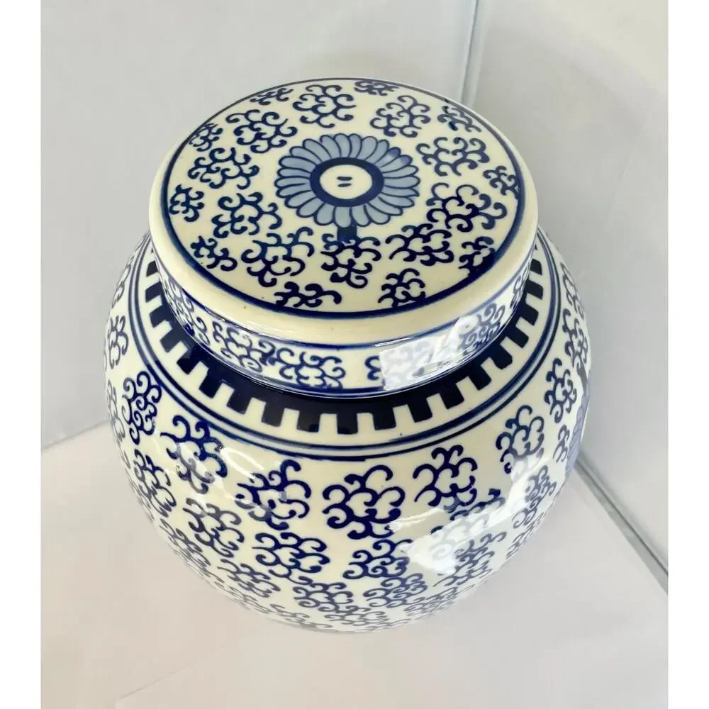 Chinoiserie Ballard Designs Blue and White Porcelain Ginger Jar NEW!!!